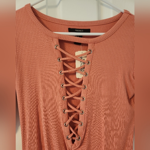 Forever 21 Pink Salmon Bodysuit Size medium NWT - Picture 3 of 4